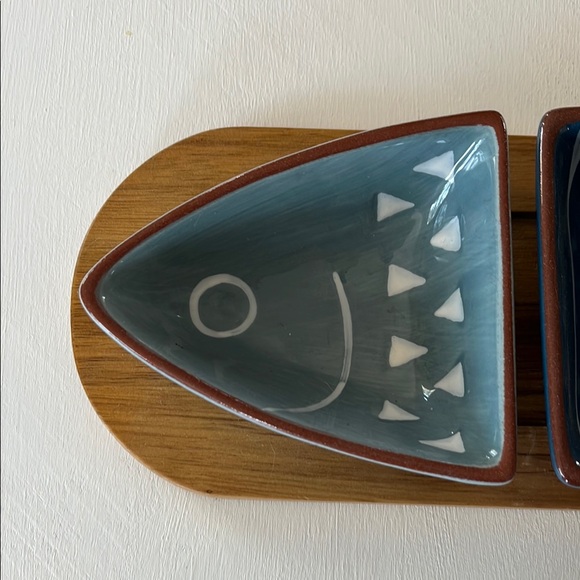 Fish-Shaped Ceramic Serving Tray - Picture 2 of 8